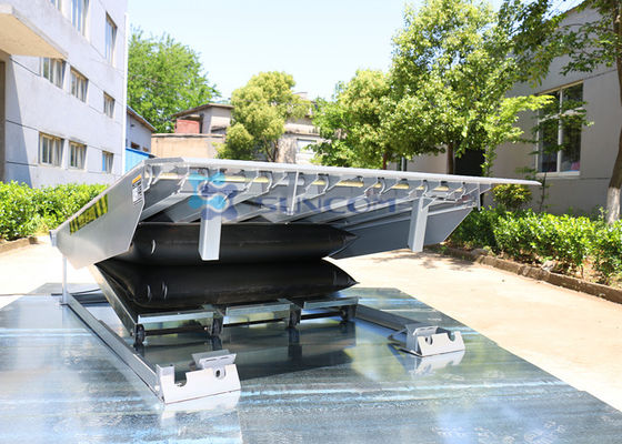 पुश बटन एयरबैग डॉक लेवलर प्लेटफॉर्म विशेष डिजाइन 220V - 240V