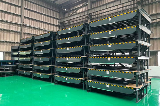 8 मिमी मोटाई बाहरी औद्योगिक डॉक लेवलर 25000-40000LBS क्षमता