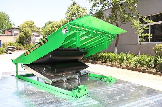 35000LBS क्षमता गोदाम लोडिंग और अनलोडिंग क्षेत्र डॉक लेवलर